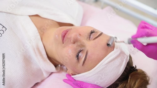 The device is facial cosmetology.