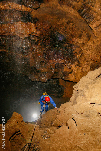 vertical caver