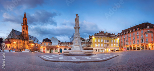 Obraz na płótnie Bolzano, Italy. Cityscape image of historical city of Bolzano, Trentino, Italy during twilight blue hour. w salonie