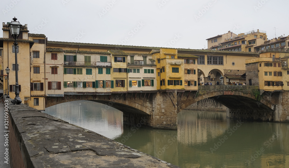 Firenze old bridge Italy.jpg