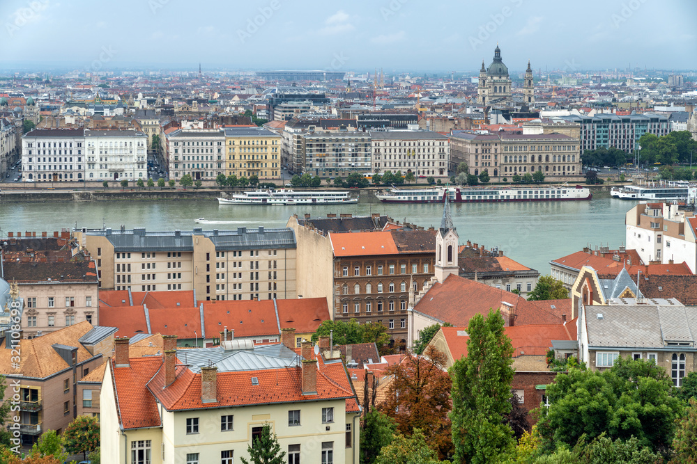 Obraz premium Budapest, Hungary cityscape and urban skyline