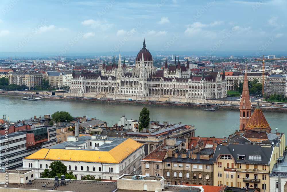 Obraz premium Budapest, Hungary cityscape and urban view