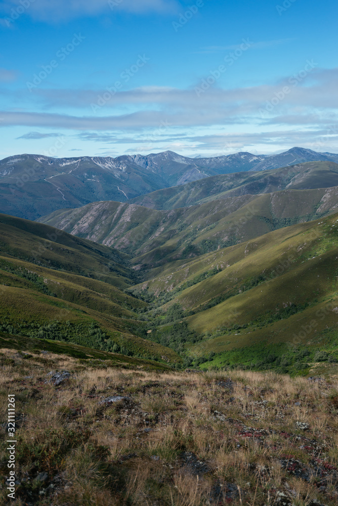 Fototapeta premium Beautiful and green valley in el Bierzo, León, Spain.