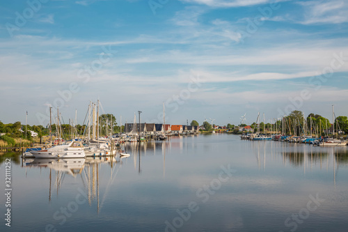 Idyllischer Hafen in Harlesiel, Ostfriesland