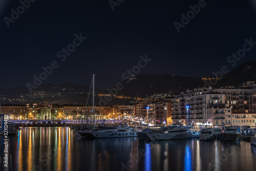 Port Lympia  de Nice la nuit - Port Lympia of Nice by night © Bernard