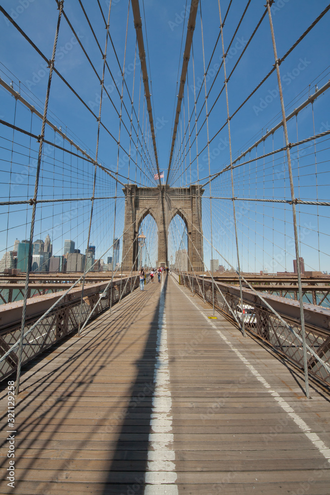 Fototapeta premium widok na Brooklyn Bridge w Nowym Jorku