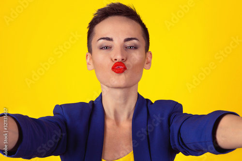 Εκτύπωση καμβά Blowing a kiss, selfie shot