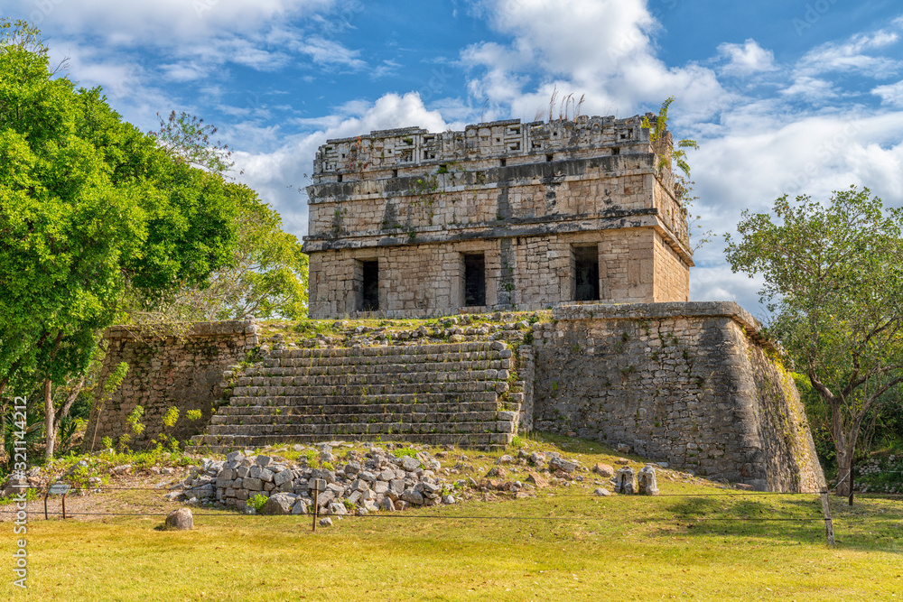 Chichen Itza Mayan ruins in Mexico Chichen Itza Mayan ruins in Mexico