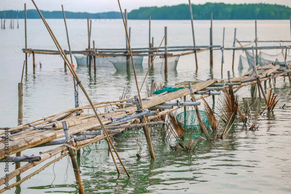 Obraz premium Temporary bamboo bridge for fisherman
