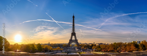 Canvas Print Paris France, panorama city skyline sunrise at Eiffel Tower and Trocadero Garden
