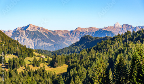 Herrlicher Ausblick auf die Oberallgääuer Berge an einem Herbstnachmittag