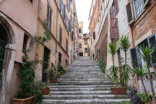 Fototapeta Naklejka Na Ścianę i Meble -  Alley in Prati Rome