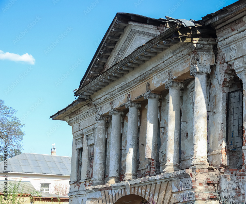 Vologda. Kulebakskaya hospice. Monument of architecture of the 18th century. The crumbling monument