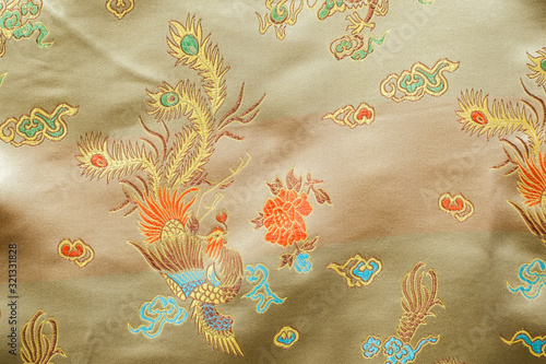 Embroidery in silk: chinese dragon
