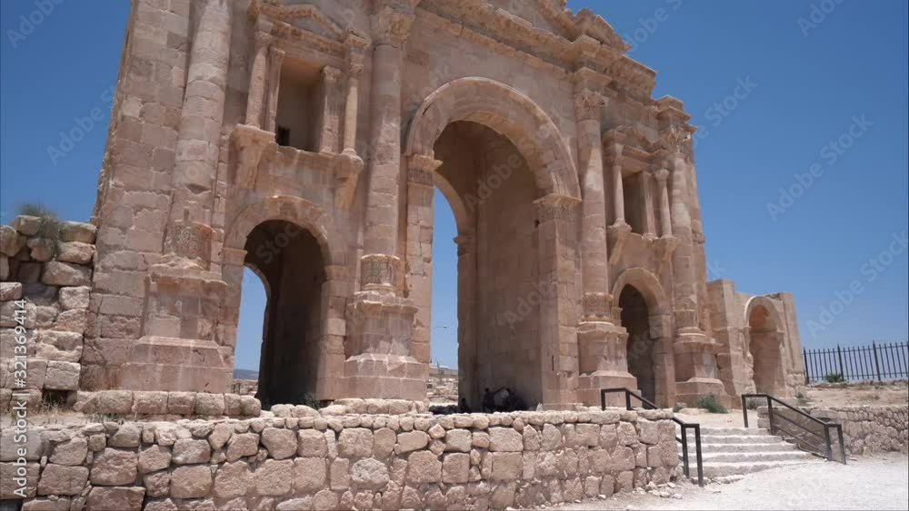 ancient roman stone arch structure jerash jordan ancient roman stone arch structure jerash jordan