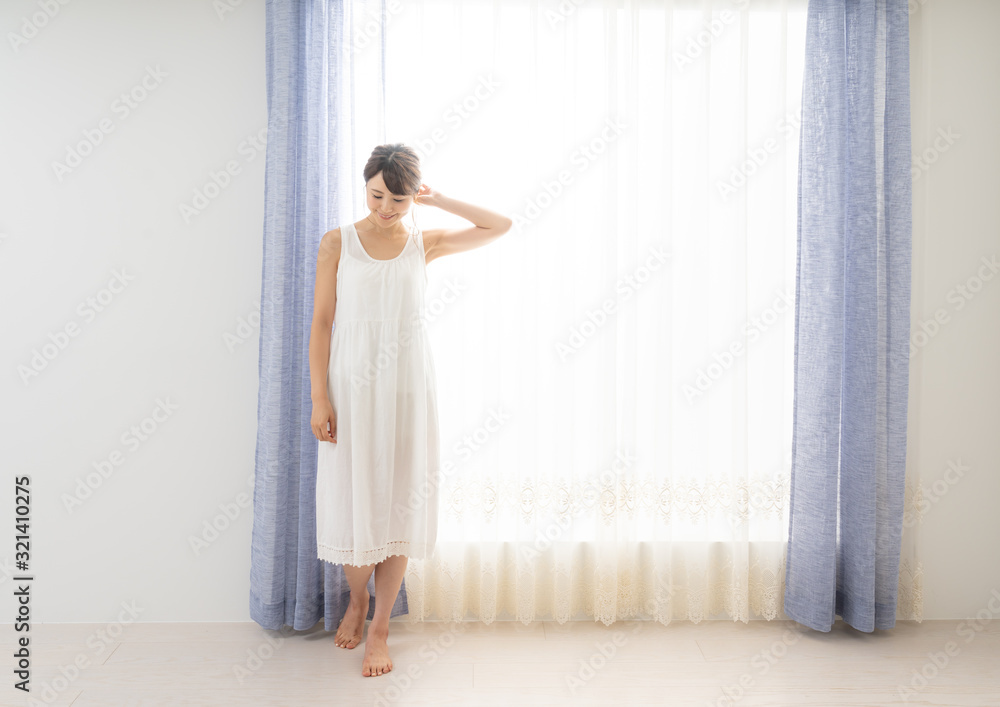 女性 白ワンピース 女性 白ワンピース