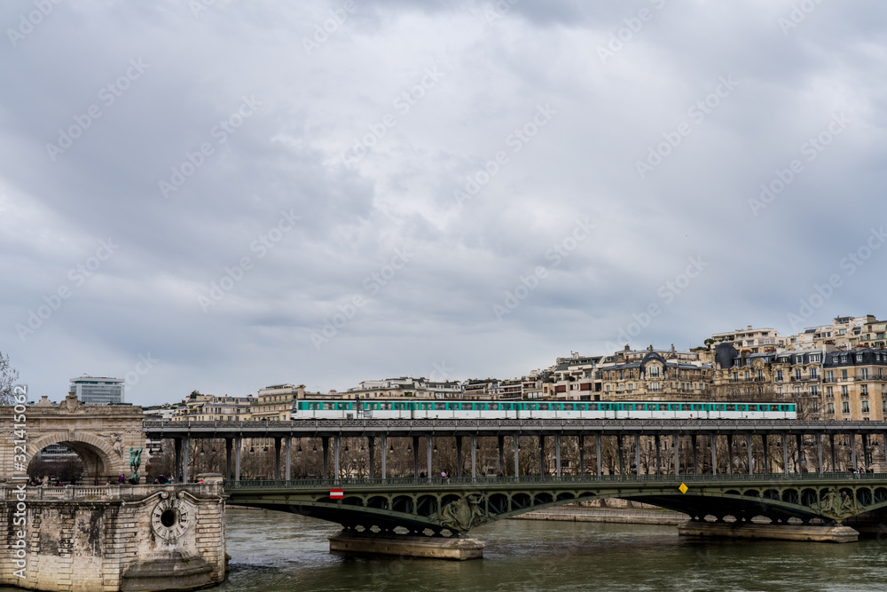 Naklejka premium Paysage Parisien