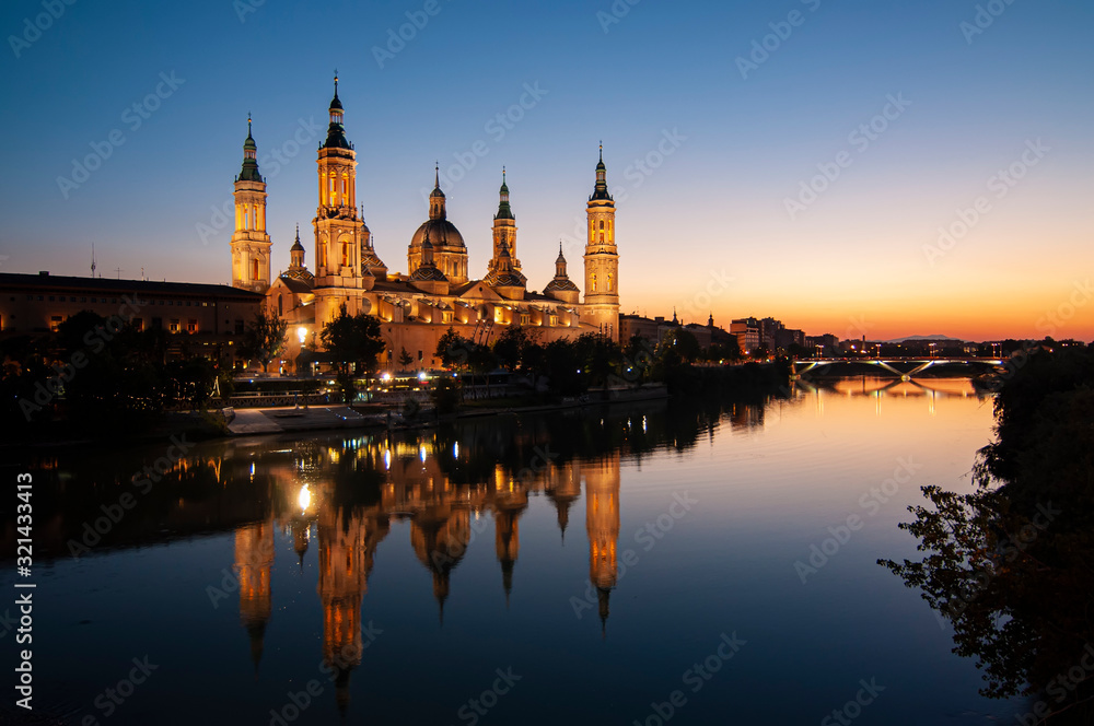 basilica del pilar en zaragoza basilica del pilar en zaragoza
