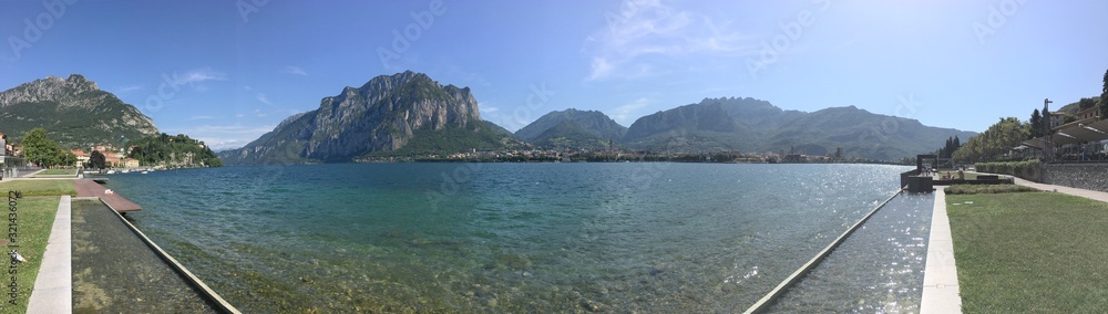 Fototapeta premium Alpine lake