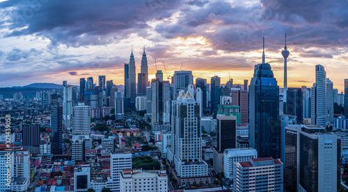 Canvas Print panoramic city skyline in kuala lumpur