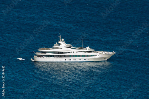 Luxury yacht in the sea © Deyan Georgiev