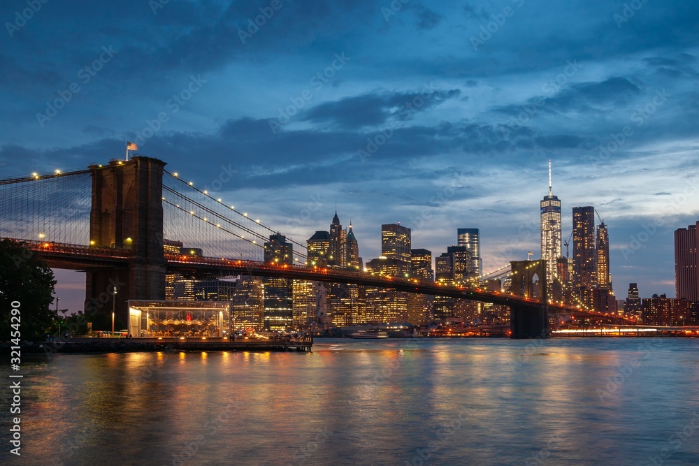 Brookly Bridge, Manhattan New York at Night