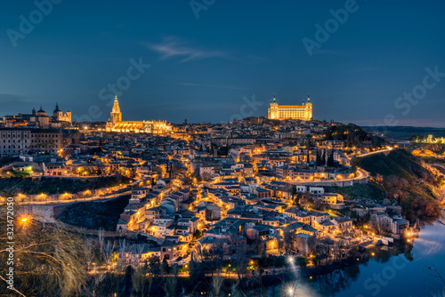 Fototapeta Naklejka Na Ścianę i Meble -  Sunset in the ancient town of Toledo (Spain, Europe)