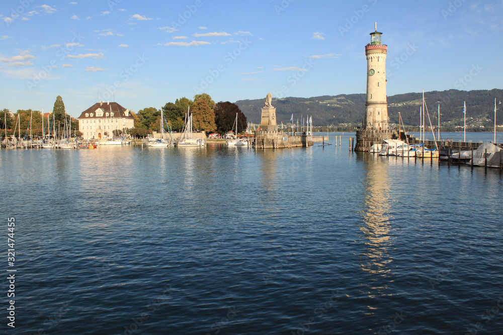 Hafeneinfahrt in Lindau (Bodensee) Hafeneinfahrt in Lindau (Bodensee)