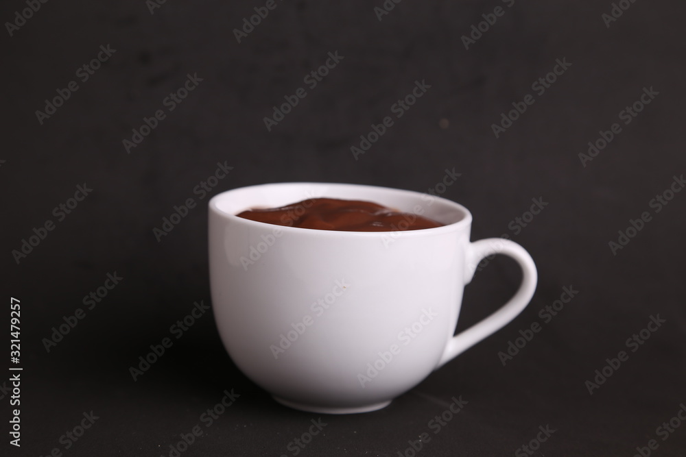 Obraz premium white cup of delicious chocolate