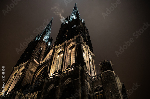 Cathédrale de Clermont-Ferrand de nuit