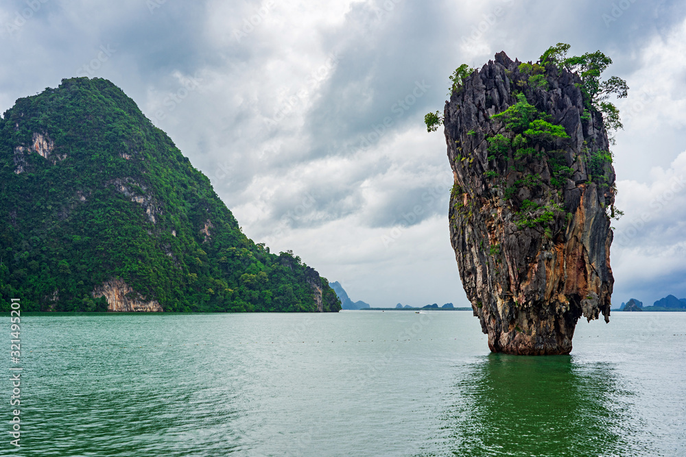 Obraz premium James Bond island in green sea in Phang Nga bay