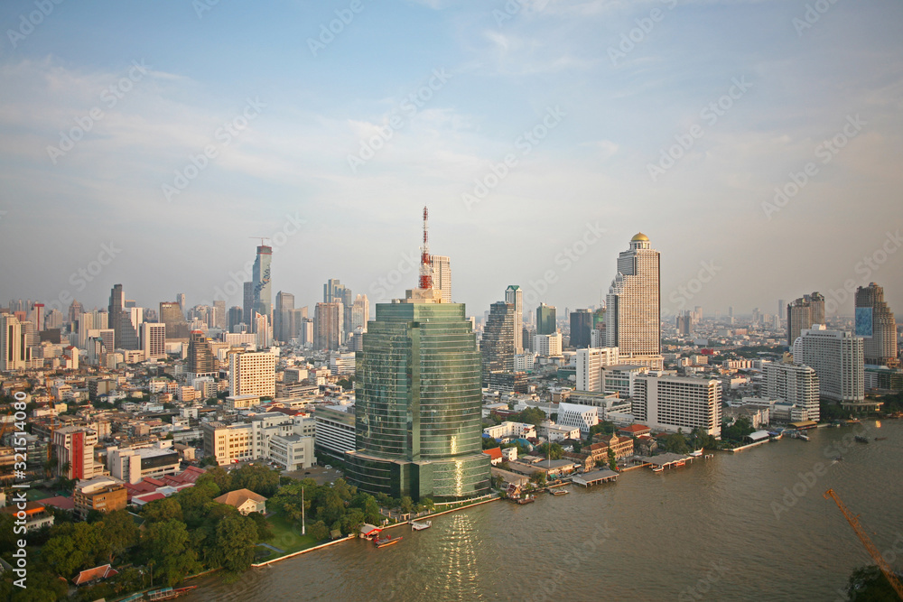 Fototapeta premium Bangkok city downtown in the early evening light, Thailand