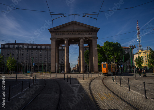 Milano piazza XXIV Maggio photo