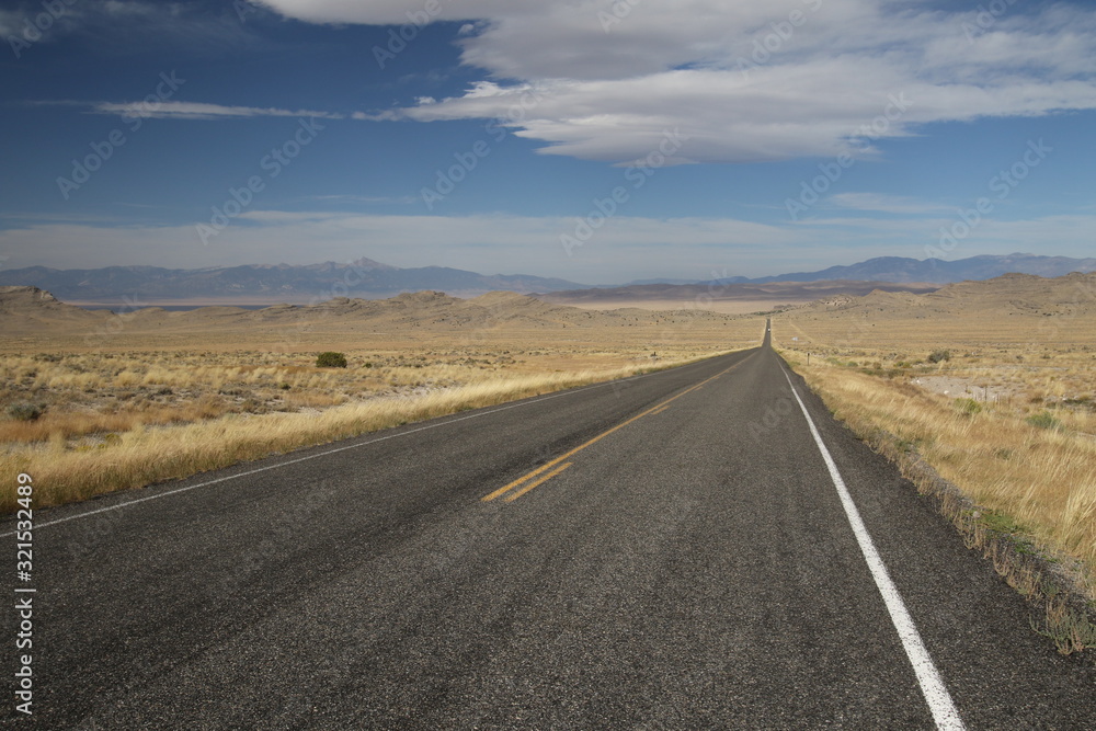 Fototapeta premium Impressions of Route 50 - The Loneliest Road in America