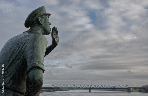 Seemann  an der Elbe 