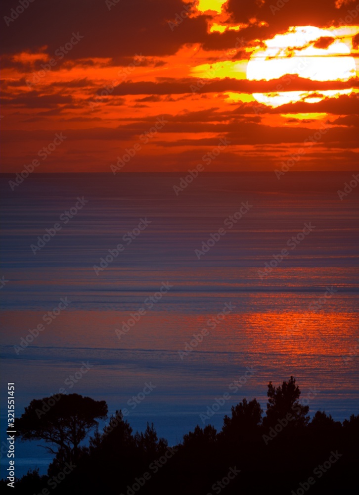 Obraz premium sunset over the sea