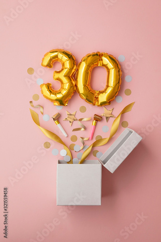 Foto Number 30 birthday balloon celebration gift box lay flat explosion