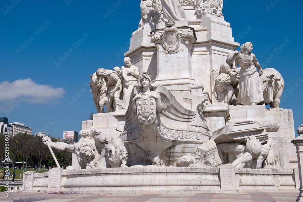 Obraz premium Denkmal des Marquis Pombal an der Spitze der Avenida da Liberdade in Lissabon - Portugal.