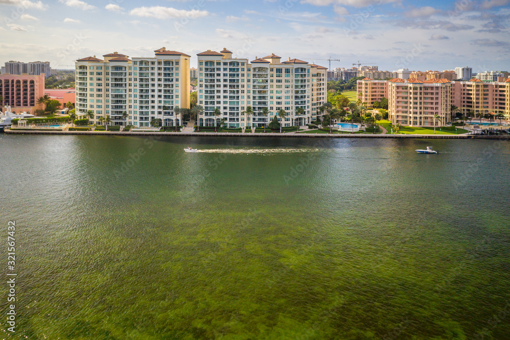 Obraz premium Aerial of Lake Boca Raton Florida