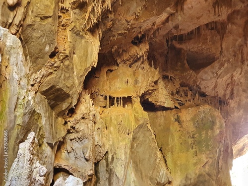 Fototapeta Naklejka Na Ścianę i Meble -  Cave Formations