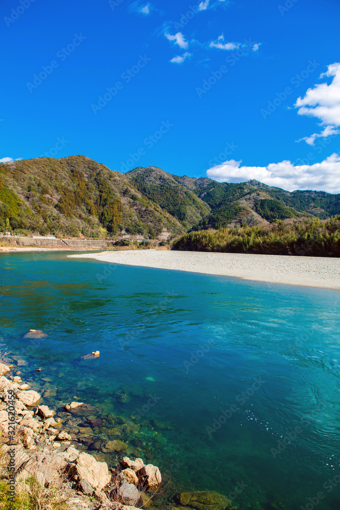 Obraz premium 仁淀川と沈下橋