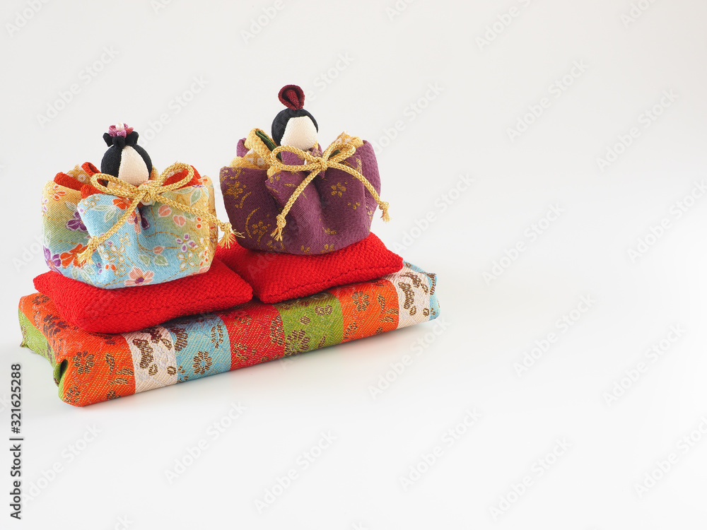 雛人形を白背景