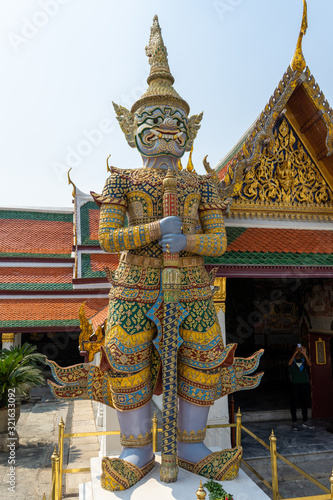 タイ　寺院にある像