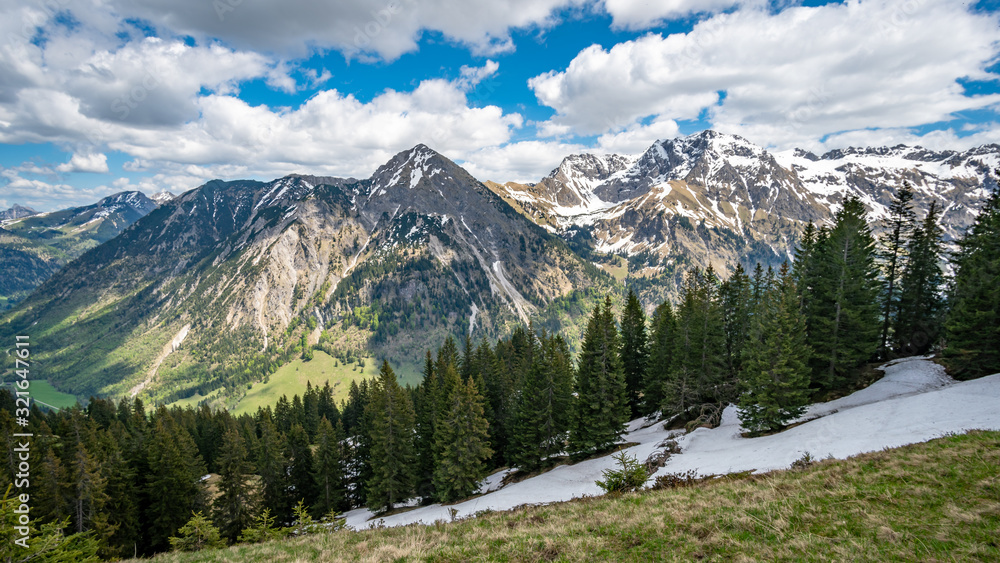 Fantastic hike to the sun heads in the Allgau Fantastic hike to the sun heads in the Allgau