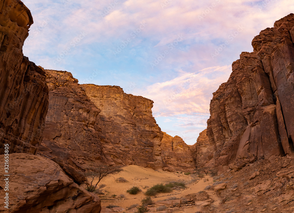 Geological rock strata (outcrops) at the ancient oasis of Al Ula ...