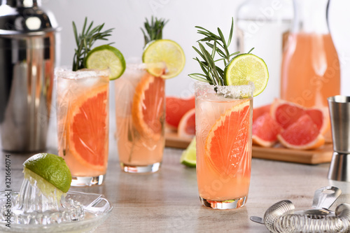 cocktail   pink Paloma