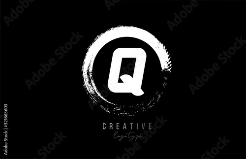 company business Q letter alphabet circle logo black grunge icon design template company