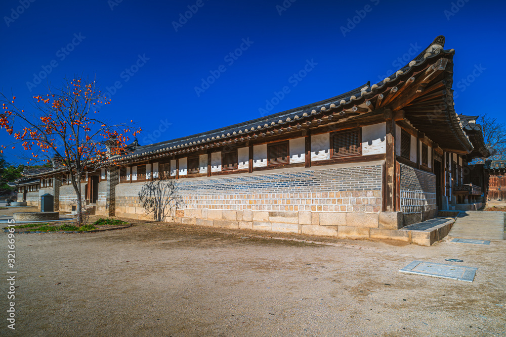Naklejka premium Gardens, Ponds, Pavilions and Fall Foliage at Changdeokgung Palace in Seoul Korea