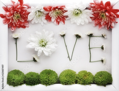 Obraz na płótnie Beautiful spring flowers bouquet in frame for greetings isolated on white w salonie