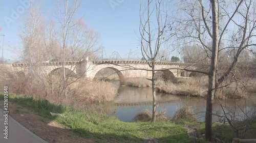 Puente árabe sobre río Henares